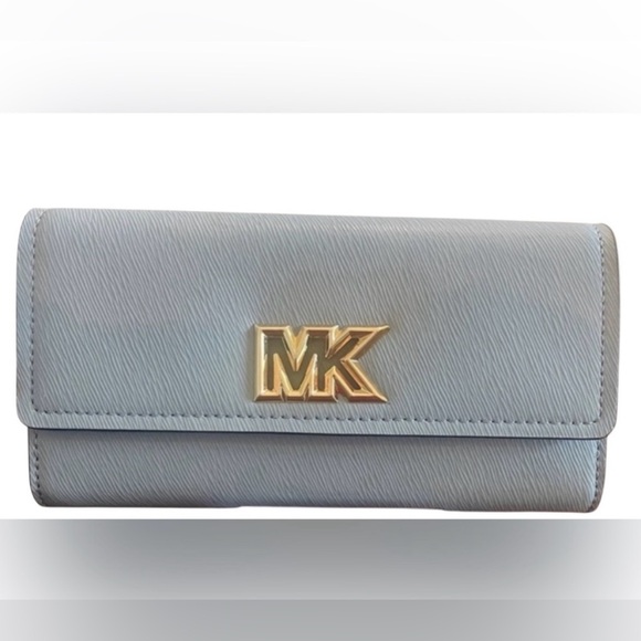 Michael Kors EUC Mimi Large Saffiano
Leather Bi-Fold Wallet - Pale Blue - Picture 2 of 7